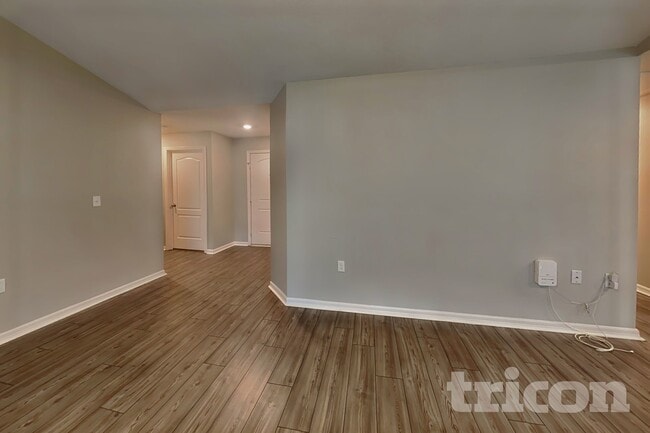 Building Photo - 57 Pilgrim Dr