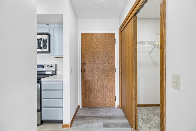 Building Photo - 139 N 11th St