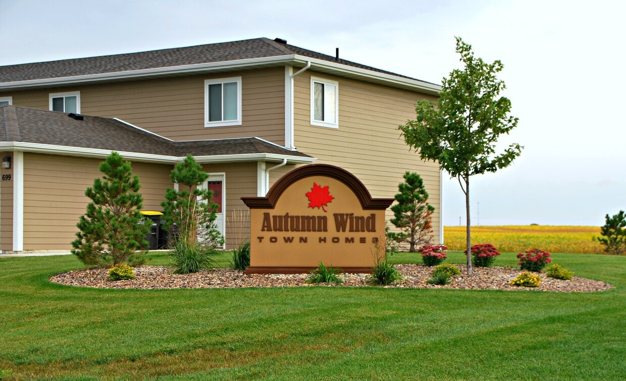 651 Maple Ln, Eagle Lake, MN 56024 Townhome Rentals in Eagle Lake MN