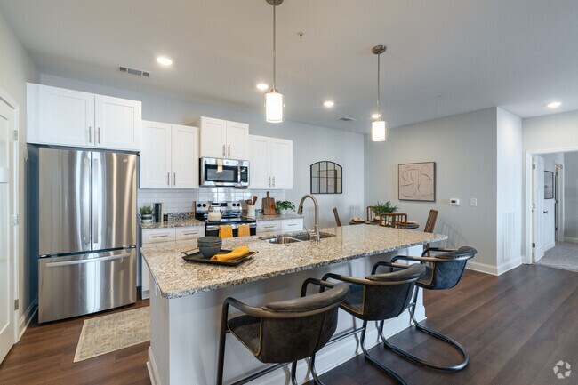 2 habitaciones, 2 baños - 1261 pies cuadrados - Cocina - Hathaway at Lake Norman Apartments