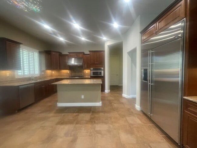Building Photo - 3758 E Ember Glow Wy