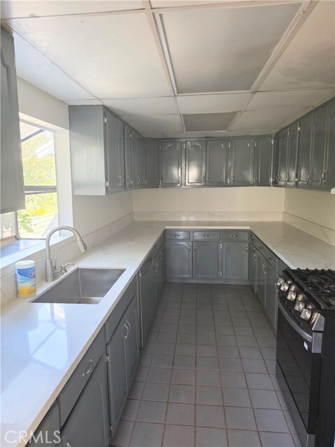 Building Photo - 4220 Duquesne Ave