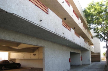 Alternativa Vista al edificio 4 - Gardena Apartments