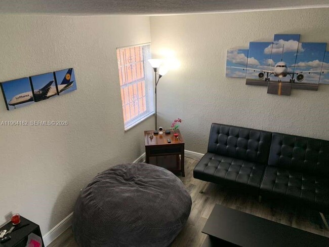 Foto del edificio - 3737 NW 20th St