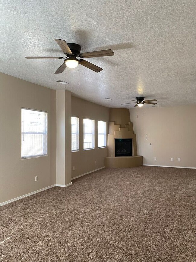 Foto del edificio - SW Style Home - 2 Story - 4 BR