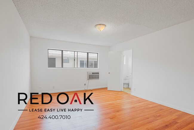 Building Photo - 7010 Lanewood Ave