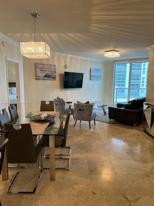 Foto del edificio - 16699 Collins Ave
