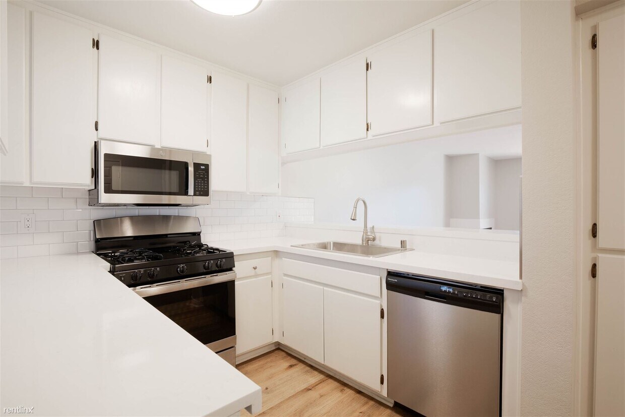 Primary Photo - 2 br, 2.5 bath Condo - 5704 Camino Del Cielo