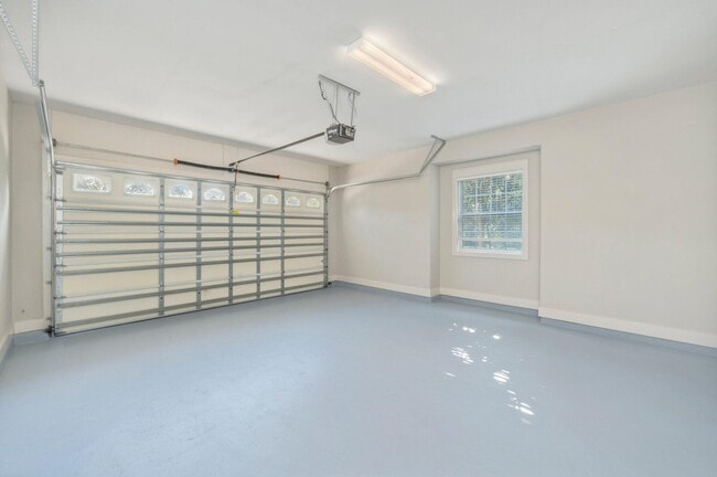 Building Photo - 4530 Golf Villa Ct