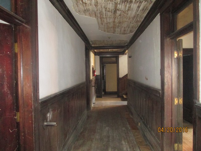 Building Photo - 101 W Quartz St