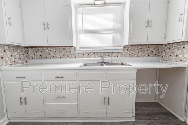 Foto del edificio - 2315 S Hawthorne Ave