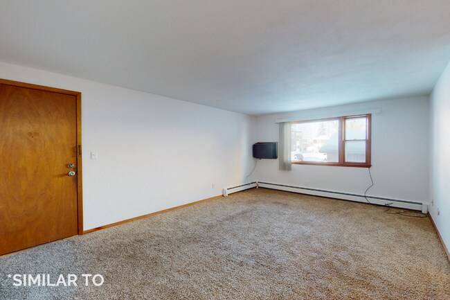 Building Photo - 1 & 2 Bedroom Updated Apartments- Great lo...