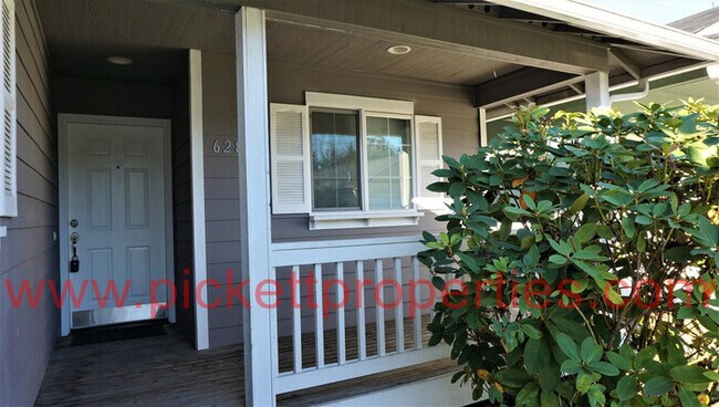 Building Photo - Lovely Central Kitsap 3 Bedroom Rambler