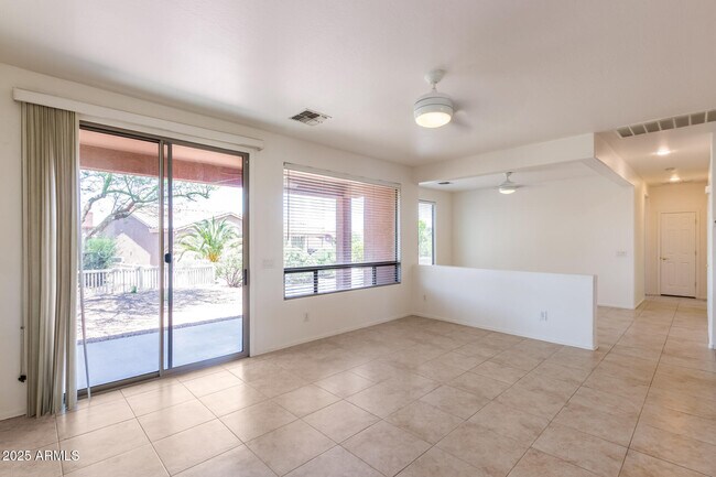 Foto del edificio - 42566 W Heavenly Pl