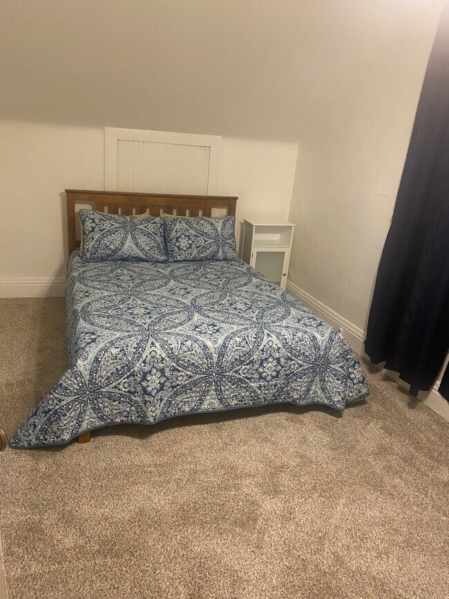 Foto del edificio - 589 E Losey St