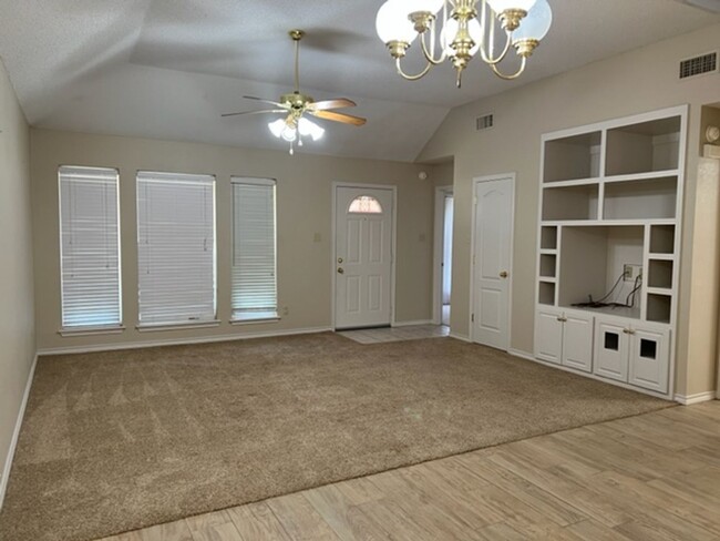 Building Photo - 1097 Lytle Creek Dr