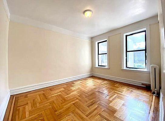 Foto del edificio - 2 bedroom in BRONX NY 10463