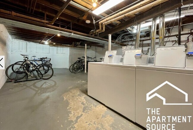 Foto del edificio - 2327 N Rockwell St