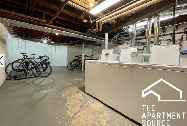 Photo - 2327 N Rockwell St Apartment