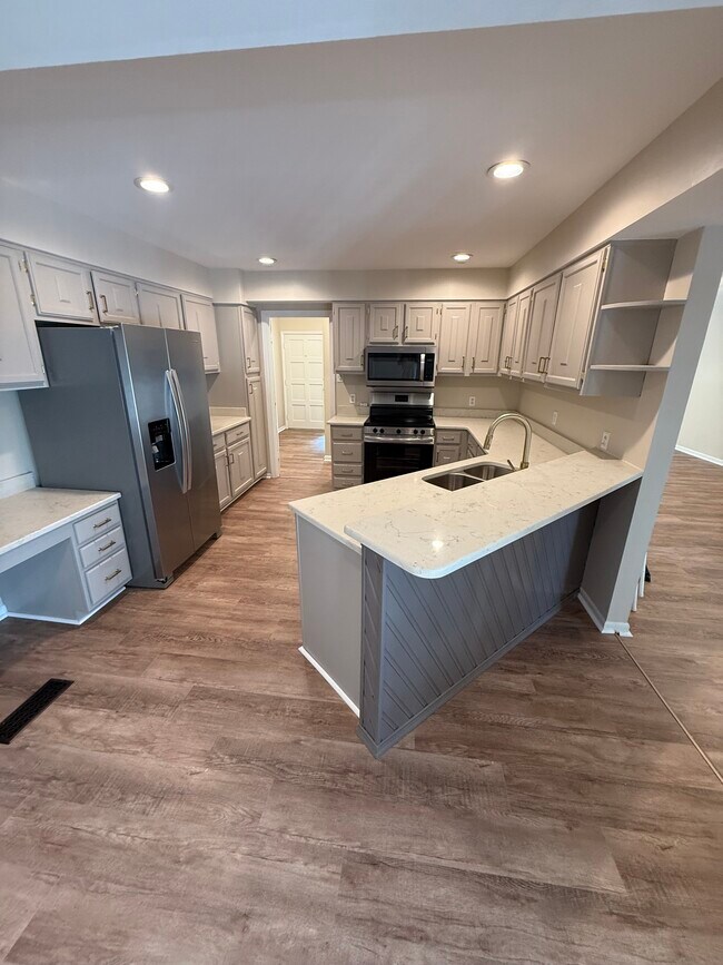 Foto del edificio - 2301 Thousand Oaks Dr
