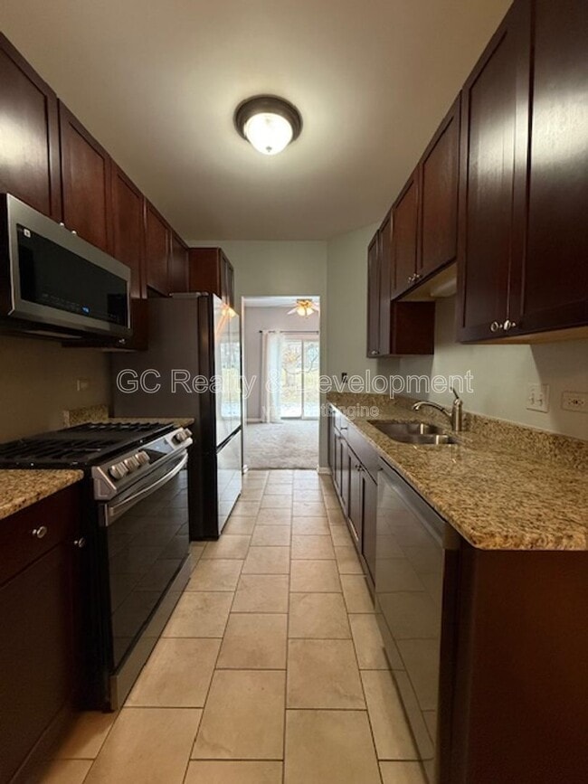 Foto del edificio - 1223 Rhodes Ln