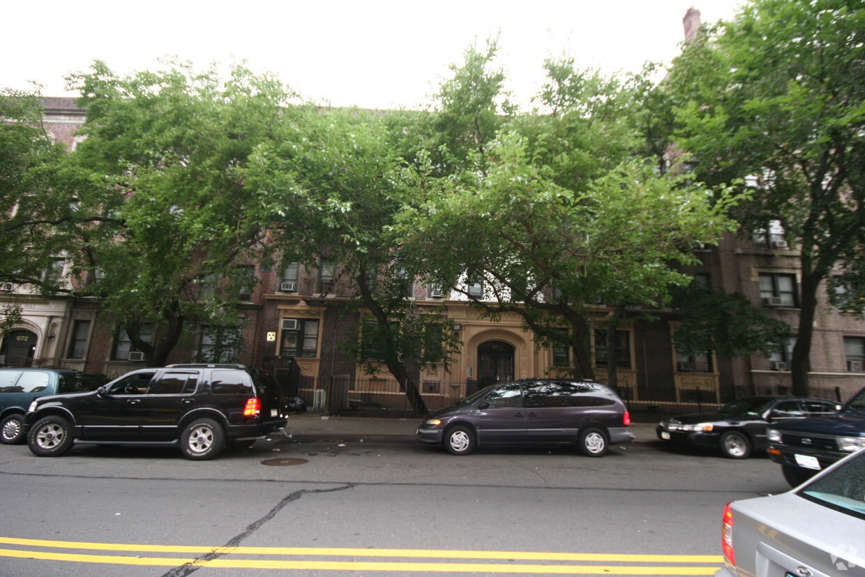 Building Photo - 666 Ocean Ave