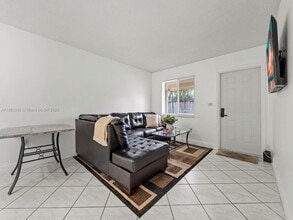 Building Photo - 6165 SW 44th St