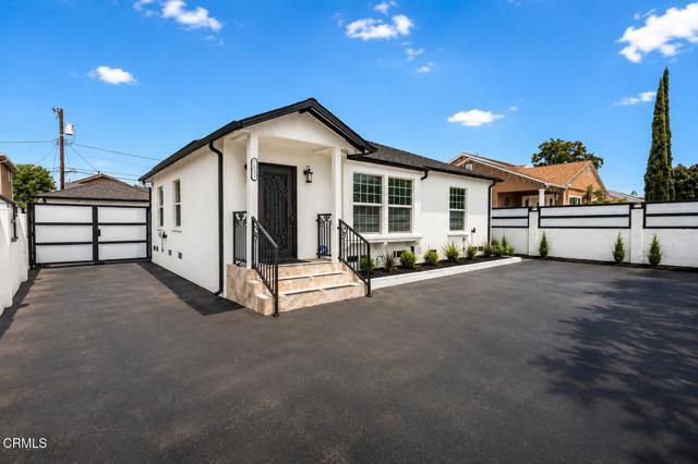 Foto del edificio - 7637 Radford Ave