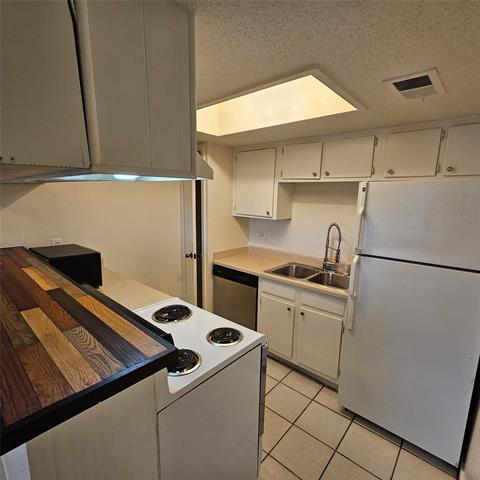Foto del edificio - 5919 Harvest Hill Rd
