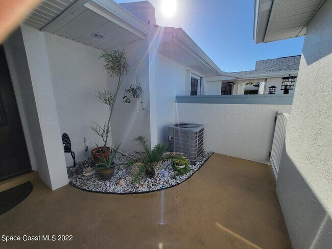 Foto del edificio - 335 Paradise Blvd