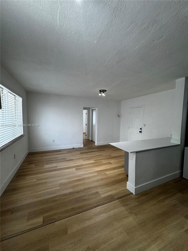 Foto del edificio - 7928 Harding Ave