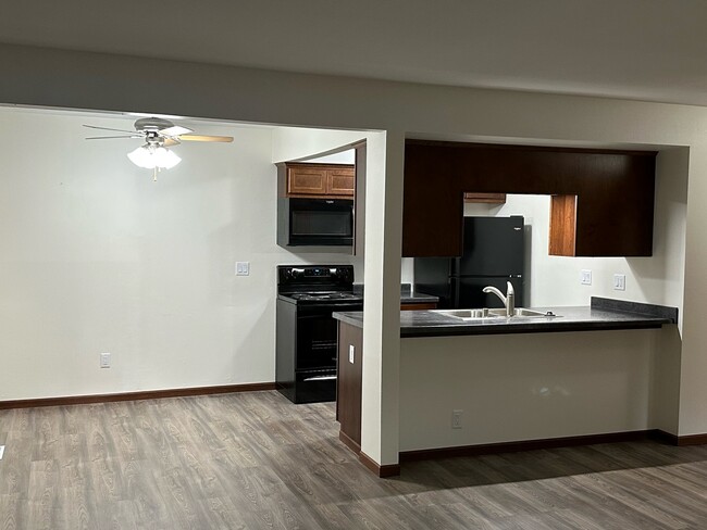 Cocina MC - 1381 Meadowcreek