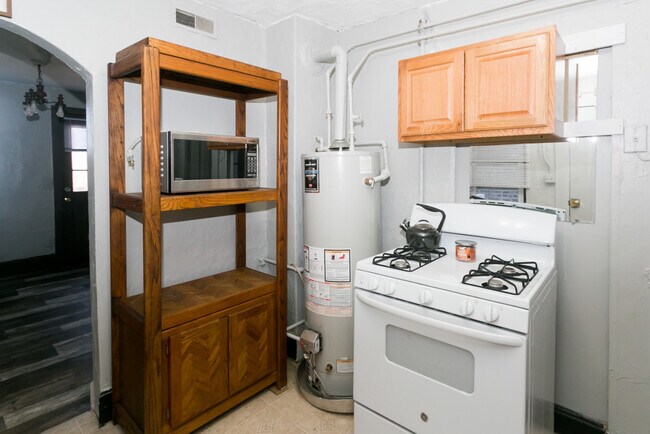 Building Photo - 1514 N Elston Ave