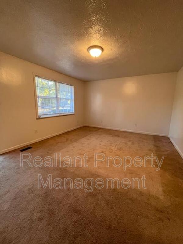 Building Photo - 262 Biloxi Dr