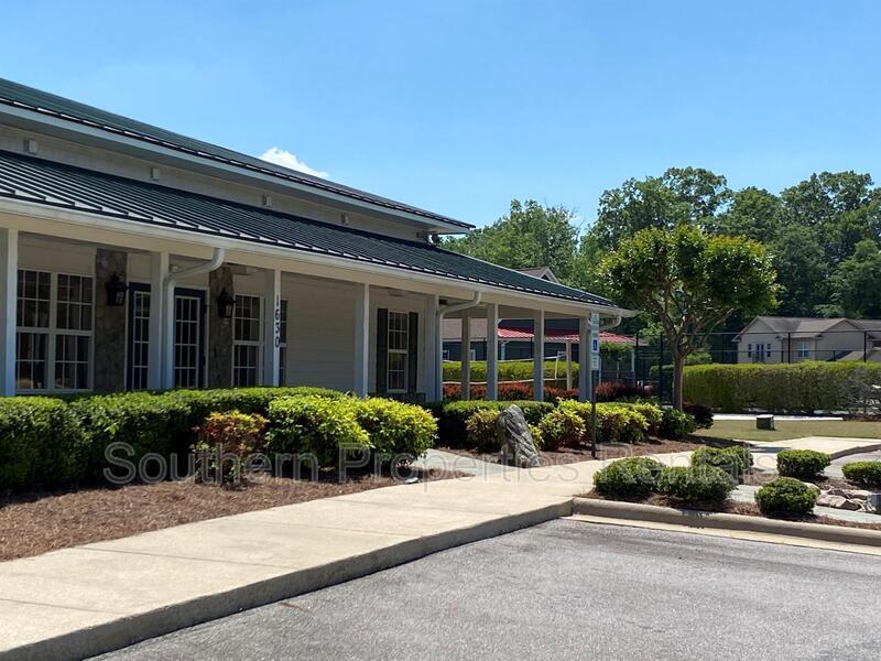 Foto principal - 1611 Bluffside Dr