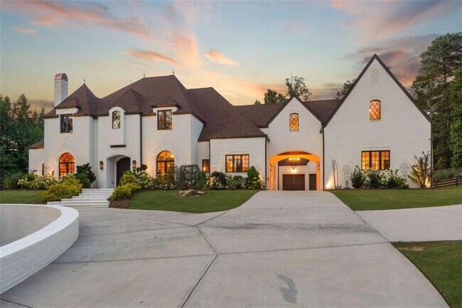 Foto del edificio - 2242 Shoal Creek Rd