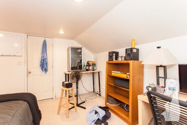 Foto del edificio - 3 bedroom in Chicago IL 60614