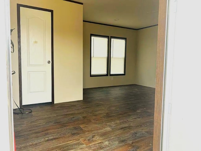 Building Photo - 1001 Co Rd 773