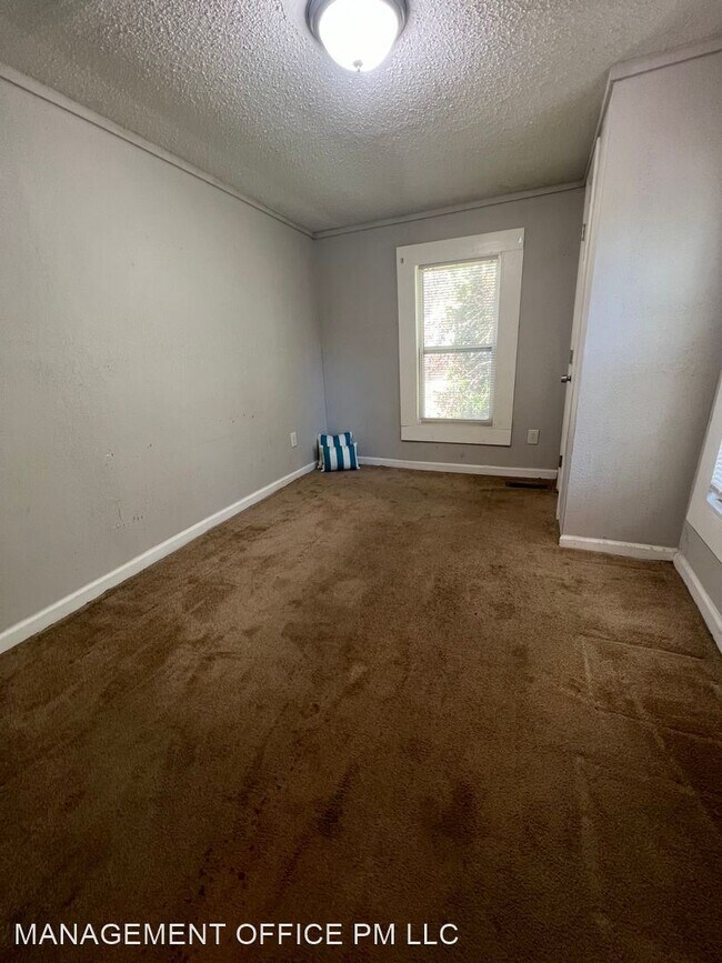 Building Photo - 3 br, 2 bath House - 302 N Pryor St