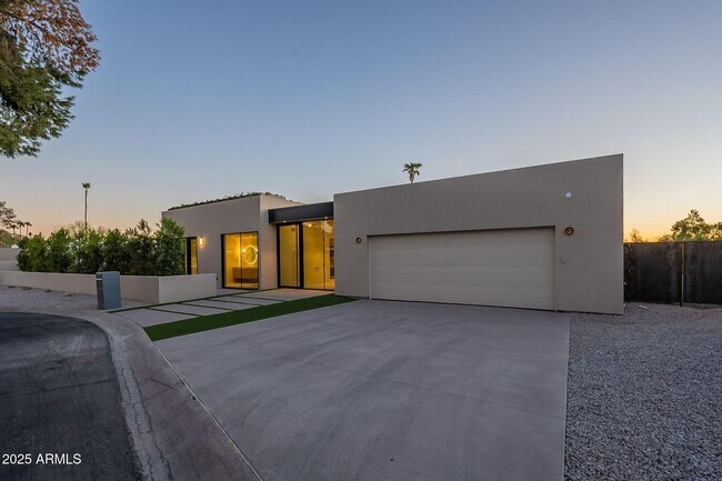 Foto del edificio - 5910 N 45th St