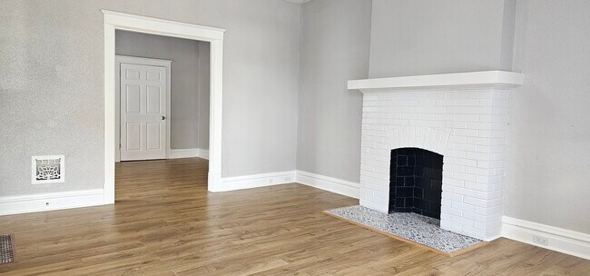 Building Photo - 4914 Itaska St