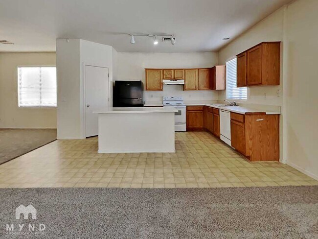 Foto del edificio - 8028 W Forest Grove Ave