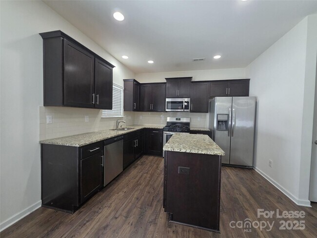 Building Photo - 2208 Apple Glen Ln