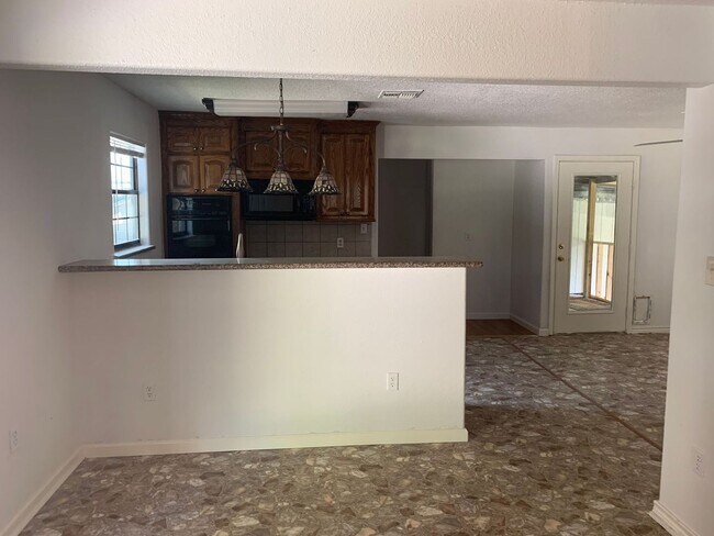 Building Photo - 1272 Pecan St