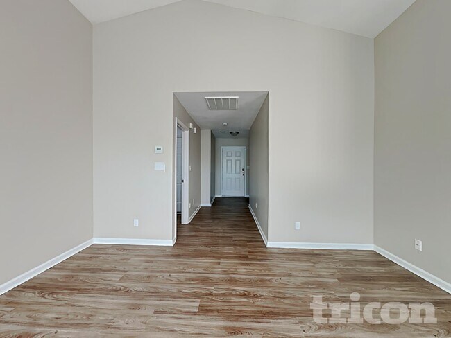 Building Photo - 143 Markham Dr