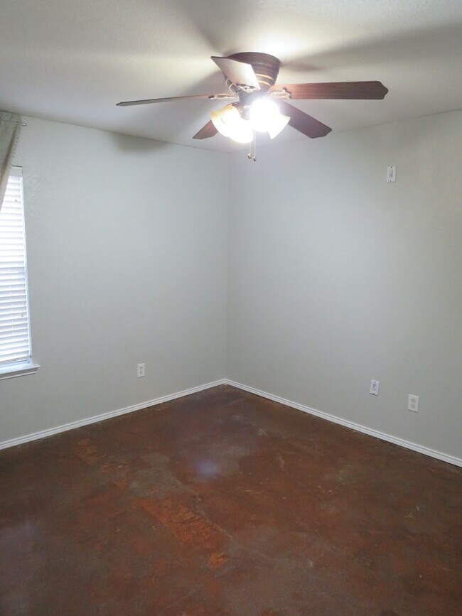 Building Photo - 3717 Beatriz Dr