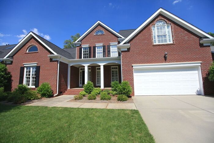 Foto principal - 8126 Oxford Commons Dr
