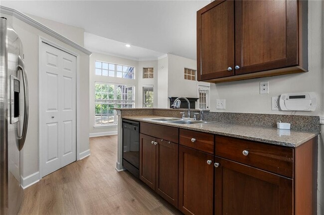 Building Photo - 1454 FARRINGDON Cir