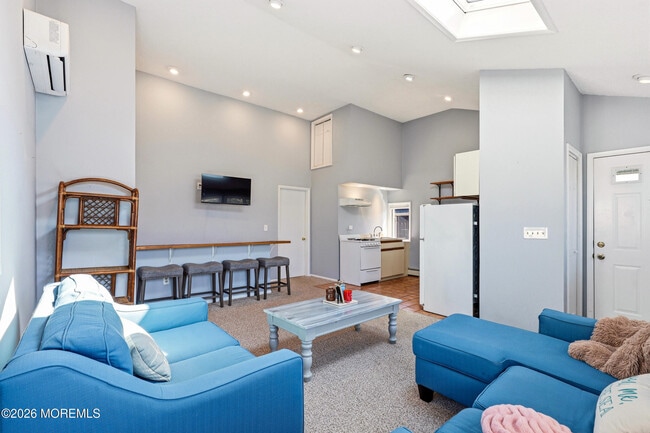 Building Photo - 28 Waterview Way
