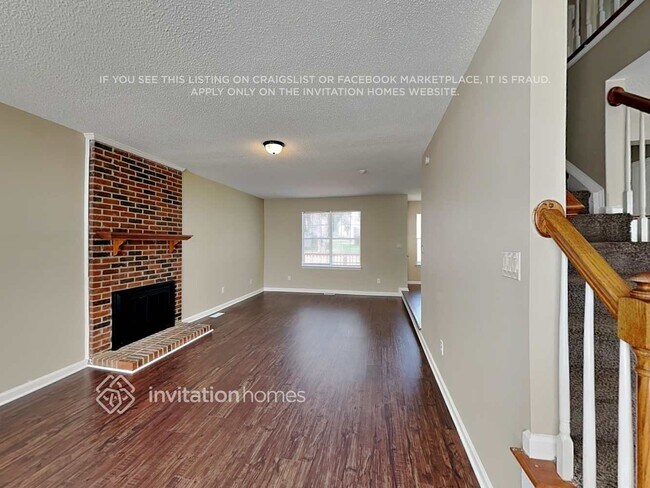 Building Photo - 2343 Century Oaks Ln